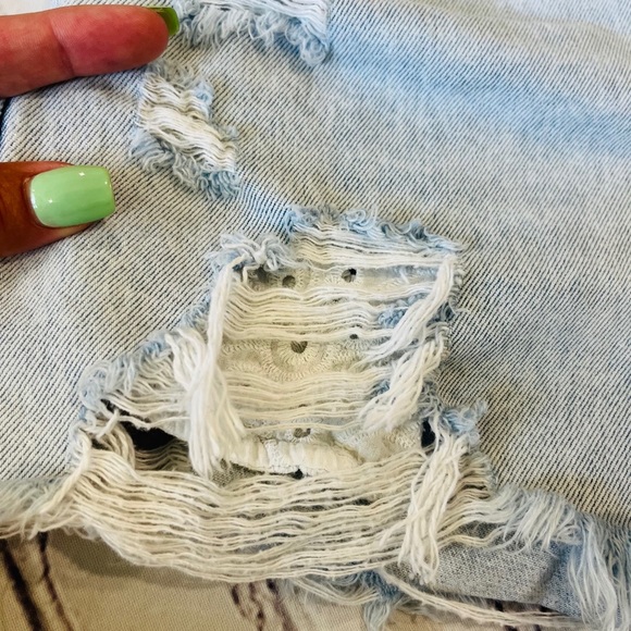 Light wash distressed denim jean shorts Vervet by Flying Monkey - Picture 3 of 4